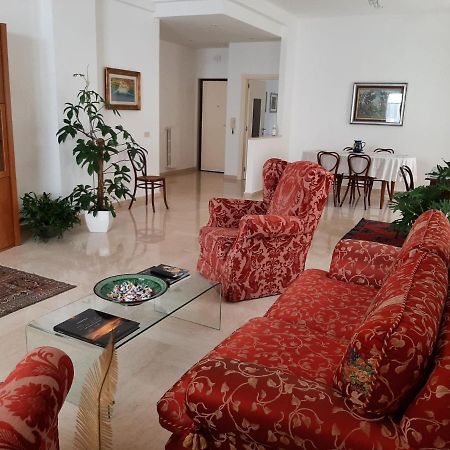Interno13Bari Villa Luaran gambar