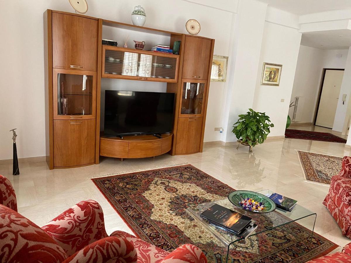 Interno13Bari Villa Luaran gambar