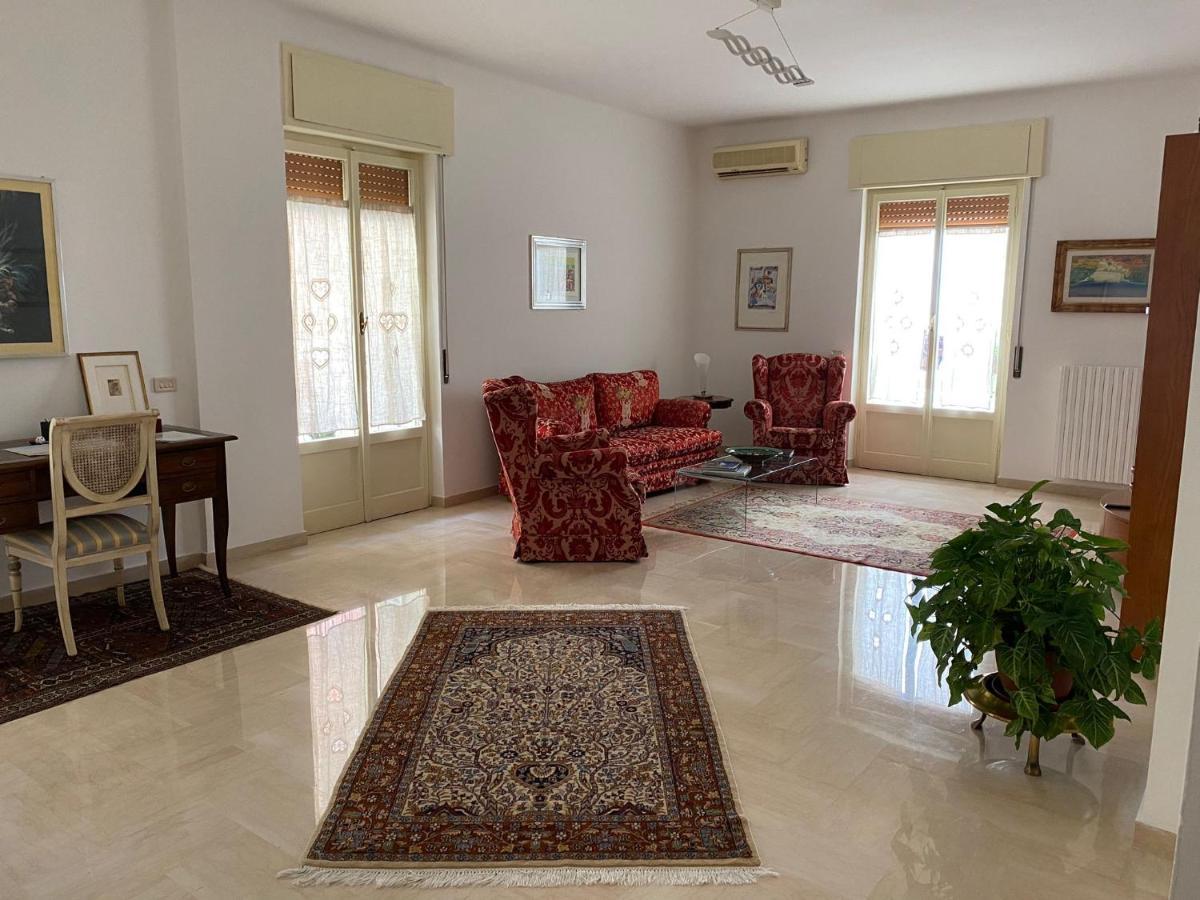 Interno13Bari Villa Luaran gambar