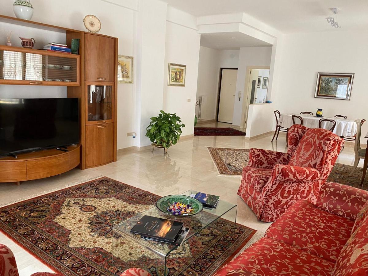 Interno13Bari Villa Luaran gambar